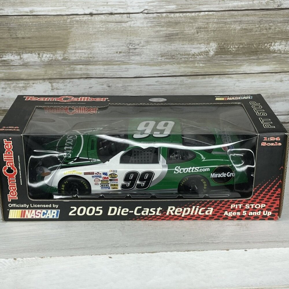 Team Caliber 2005 Preferred NASCAR Carl Edwards Scotts #99 Ford Taurus NIB